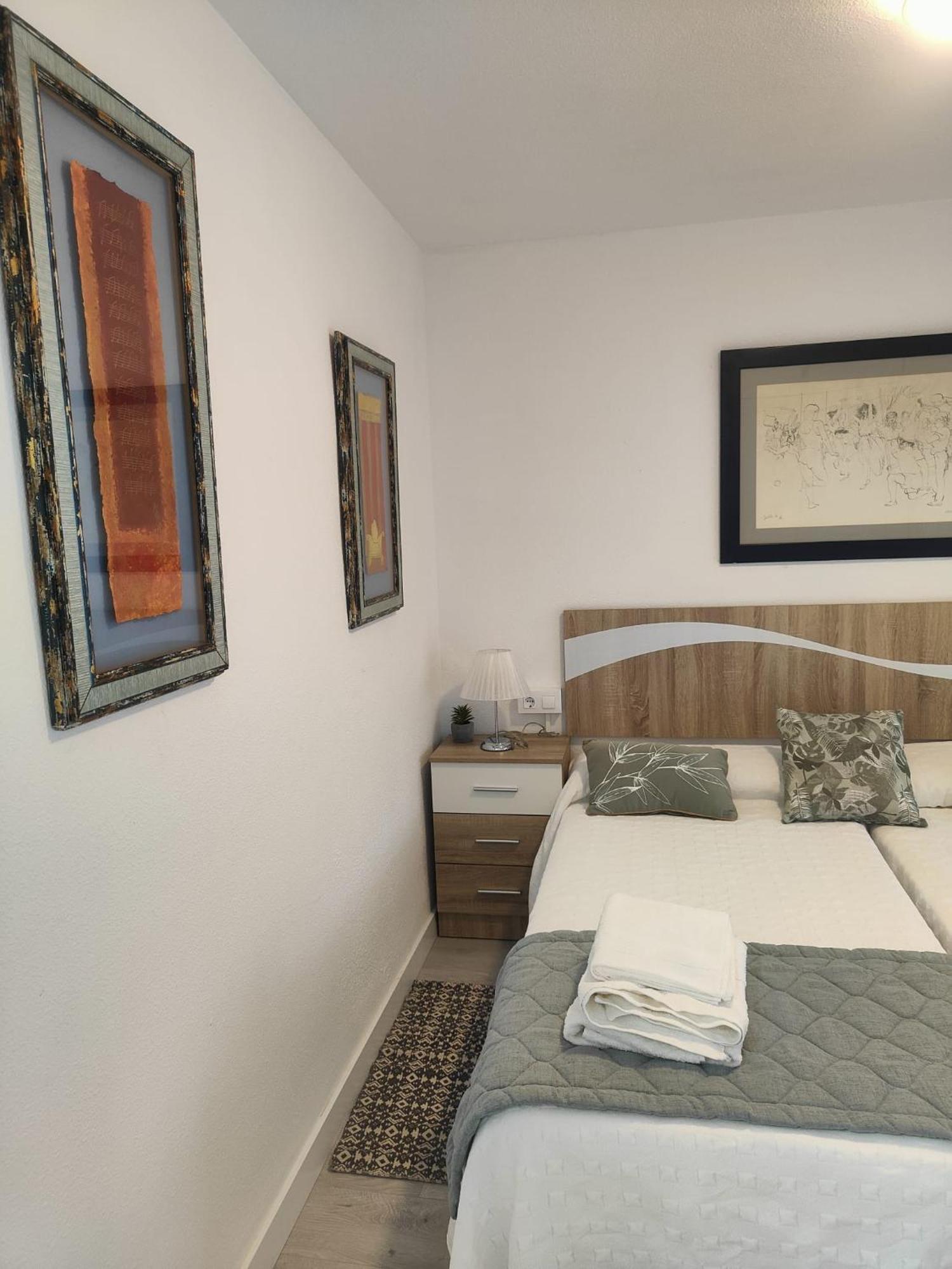 Appartamento Agradable Duplex Terraza Virgen Del Rocio Siviglia Esterno foto